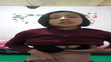 Cewe Baju Coklat Sange Terus Memek Banjir Colmek